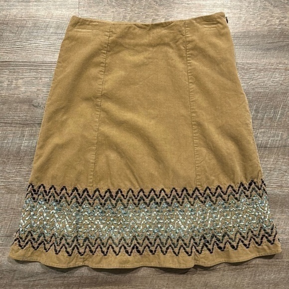 Boden khaki tan brown corduroy skirt with blue Rick rack detail size 8 - Picture 2 of 10